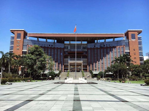 会计自考暨南大学(我报了暨南大学的自考会计本科，我想申请学士学位，但考试有一科挂了，那么重考后及格的话，是按重考前的)